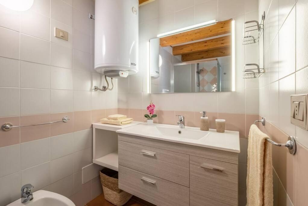 Sea View- 5 Minutes From The Beach Garden, Wi-Fi, Bbq Коста Рей Екстериор снимка